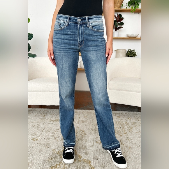 New Arrival!! Judy Blue Full Size Mid Rise Release Hem Jeans - Picture 3 of 16